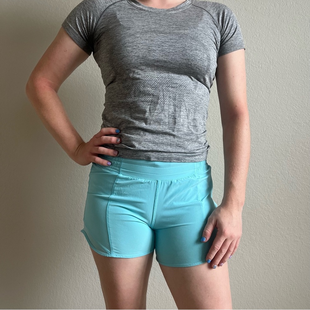 Lululemon hotty hot 4” inseam size 2